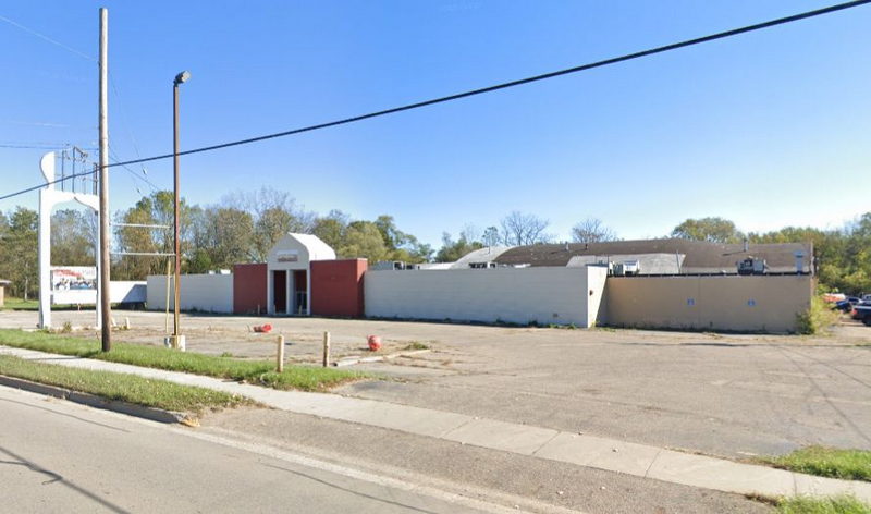 Metro Bowl - Street View (newer photo)